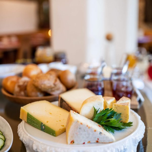 web-1103-obergluniger-fruehsueck-brunch.jpg